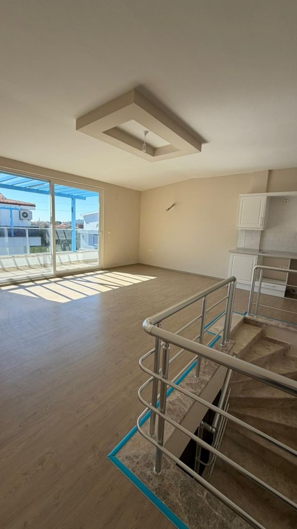 Alaçatı Sitesi Havuzlu Sitede Teraslı 2+1 Dubleks – 110 m²